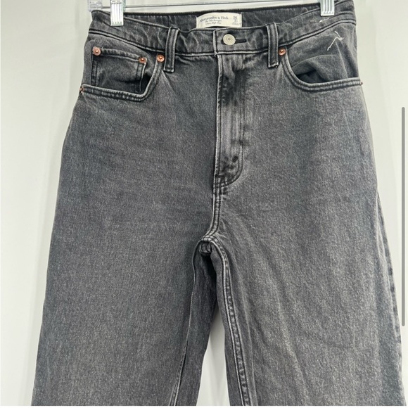 Abercrombie & Fitch The ‘90s Straight Jeans Ultra High Rise - Picture 2 of 4